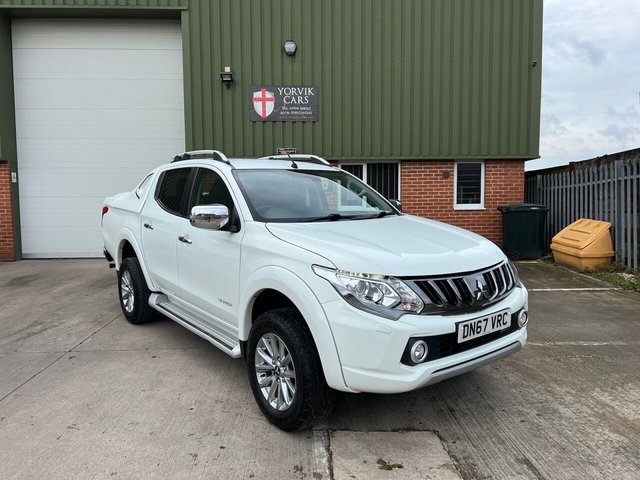 2017 67 Mitsubishi L200 2.4 DI-D 4WD WARRIOR DCB 0d 178 BHP