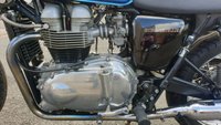 USED 2005 55 TRIUMPH BONNEVILLE BONNEVILLE T100 790cc Roadster Retro Naked Two previous mature owners, only 4700 miles