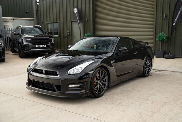 2015 15 Nissan GT-R 3.8 V6 RECARO | LITCHFIELD STAGE 1