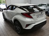 USED 2020 70 TOYOTA CHR 1.8 EXCEL 5d 121 BHP SAT NAV LEATHER HEATED SEATS REAR VIEW CAMERA PARKING SENSORS 1 OWNER SERVICE HISTORY 10 YR TOYOTA WARRANTY TILL SEPT 2030