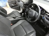 USED 2020 70 TOYOTA CHR 1.8 EXCEL 5d 121 BHP SAT NAV LEATHER HEATED SEATS REAR VIEW CAMERA PARKING SENSORS 1 OWNER SERVICE HISTORY 10 YR TOYOTA WARRANTY TILL SEPT 2030