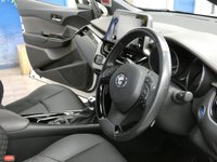 USED 2020 70 TOYOTA CHR 1.8 EXCEL 5d 121 BHP SAT NAV LEATHER HEATED SEATS REAR VIEW CAMERA PARKING SENSORS 1 OWNER SERVICE HISTORY 10 YR TOYOTA WARRANTY TILL SEPT 2030
