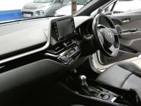 USED 2020 70 TOYOTA CHR 1.8 EXCEL 5d 121 BHP SAT NAV LEATHER HEATED SEATS REAR VIEW CAMERA PARKING SENSORS 1 OWNER SERVICE HISTORY 10 YR TOYOTA WARRANTY TILL SEPT 2030