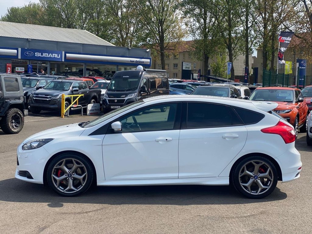 View our FORD FOCUS