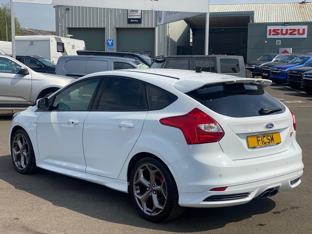 View our FORD FOCUS