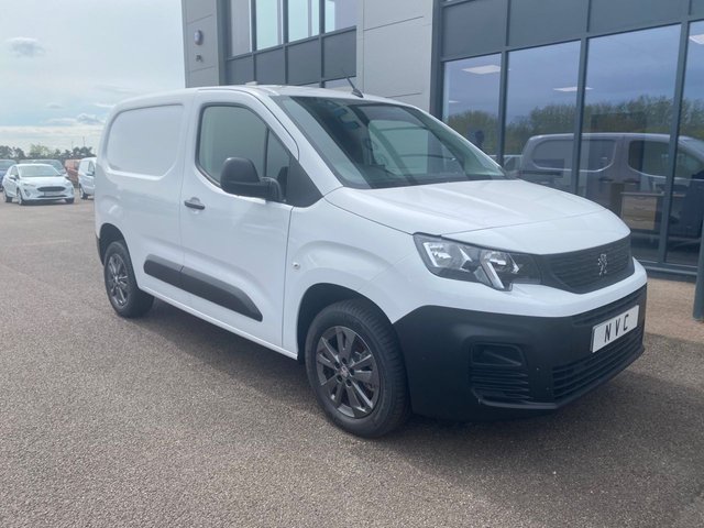 2023 73 Peugeot Partner 1.5 BLUEHDI PROFESSIONAL PREMIUM PLUS L1 102PS AIRCON 3 SEATS *DELIVERY MILEAGE*