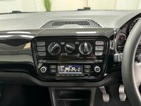 USED 2014 14 VOLKSWAGEN UP 1.0 MOVE UP 3d 59 BHP STUNNING LOW MILES+&pound;20 TAX!!!!
