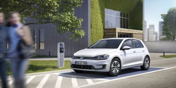 2019 VOLKSWAGEN GOLF E-GOLF 5d 135 BHP £12495.00