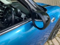 USED 2017 17 MINI HATCH COOPER 1.5 COOPER D 5d 114 BHP BIG SPEC - 2017 MINI COOPER DIESEL - 5DR - EURO 6 - 1 FORMER KEEPER - CHILLI PACK - 17 INCH UPGRADE ALLOYS - 1/2 LEATHER - TWIN ELEC ROOF