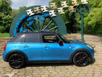 USED 2017 17 MINI HATCH COOPER 1.5 COOPER D 5d 114 BHP BIG SPEC - 2017 MINI COOPER DIESEL - 5DR - EURO 6 - 1 FORMER KEEPER - CHILLI PACK - 17 INCH UPGRADE ALLOYS - 1/2 LEATHER - TWIN ELEC ROOF