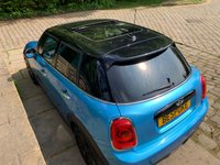 USED 2017 17 MINI HATCH COOPER 1.5 COOPER D 5d 114 BHP BIG SPEC - 2017 MINI COOPER DIESEL - 5DR - EURO 6 - 1 FORMER KEEPER - CHILLI PACK - 17 INCH UPGRADE ALLOYS - 1/2 LEATHER - TWIN ELEC ROOF
