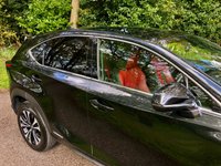 USED 2021 71 LEXUS NX 2.5 300H F SPORT 5d AUTO 195 BHP 1 RETIRED PRIVATE OWNER FROM NEW (Lexus uk pre-reg 1 month)///PARK CAMERA//PANORAMIC GLASS ROOF//RED LEATHER INSERT//FULL LEXUS SERVICE HISTORY 195 BHP 1 RETIRED PRIVATE OWNER FROM NEW (Lexus uk pre-reg 1 month)//APPLEPLAY//PARK CAMERA//PANRAMC GLASS ROOF//RED LEATHER INSERT//FULL LEXUS SERVICE HISTORY
