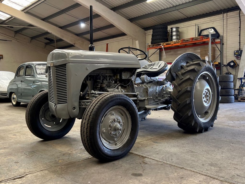 USED 1949 MASSEY FERGUSON ALL MODELS TE20 // 2100cc // Classic tractor // Px swap 