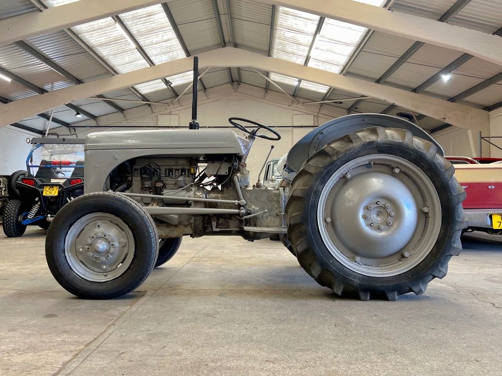 USED 1949 MASSEY FERGUSON ALL MODELS TE20 // 2100cc // Classic tractor // Px swap 