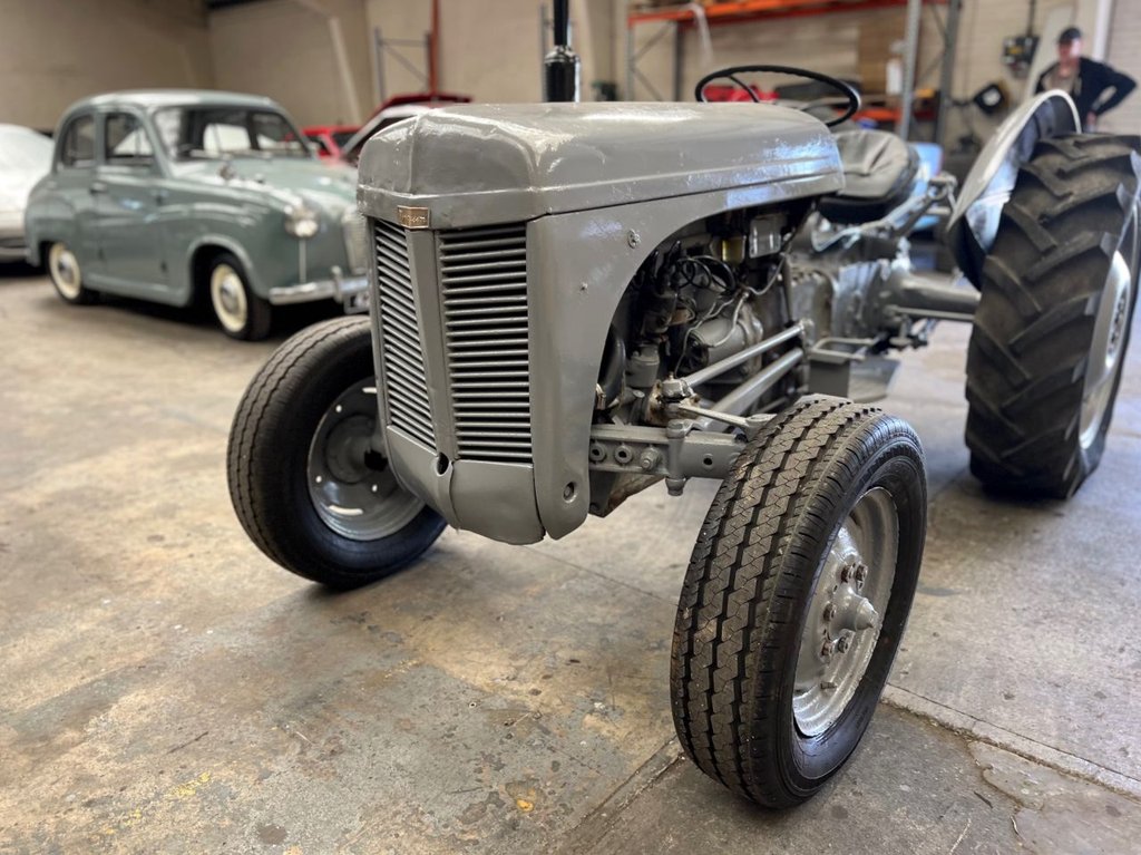 USED 1949 MASSEY FERGUSON ALL MODELS TE20 // 2100cc // Classic tractor // Px swap 