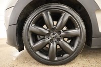 USED 2016 66 MINI CLUBMAN 1.5 COOPER 5d 134 BHP AN AUTOMATIC WITH SAT NAV & PARK DISTANCE CONTROL