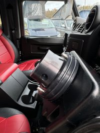 USED 2016 65 LAND ROVER DEFENDER 2.2 TD XS STATION WAGON 3d 122 BHP Striking Defender 90 2.2 TD XS Station Wagon Panoramic Rear Side Glass,  Ebony / Pimento full leather, Towbar , Detachable Leather Anti Theft Steering Wheel