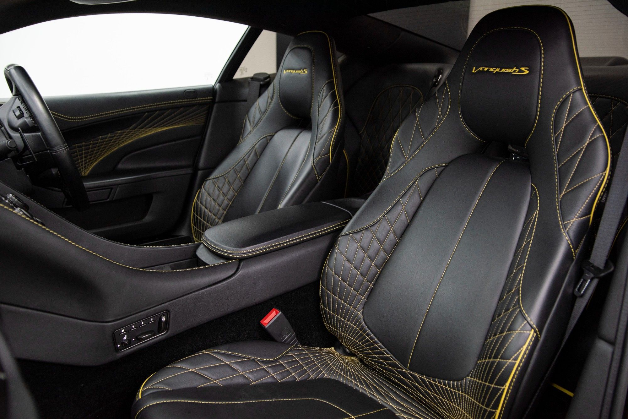 USED 2017 17 ASTON MARTIN VANQUISH 5.9 V12 S 