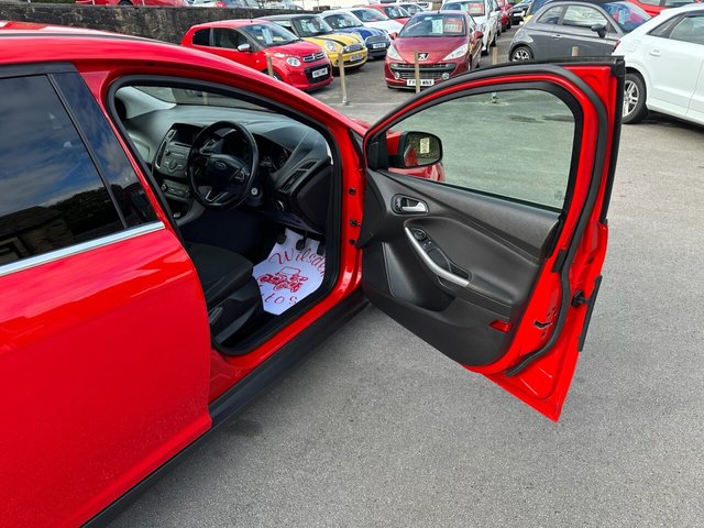 2015 FORD, FOCUS - Photo 9