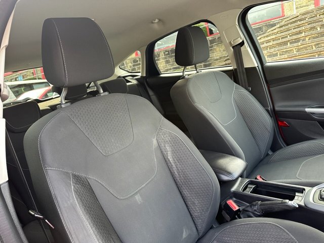 2015 FORD, FOCUS - Photo 12