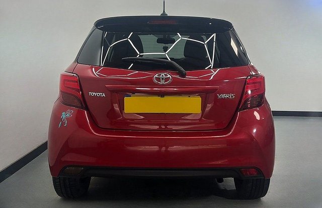 2016 TOYOTA YARIS - Photo 4