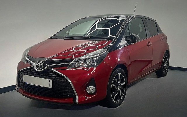2016 TOYOTA YARIS