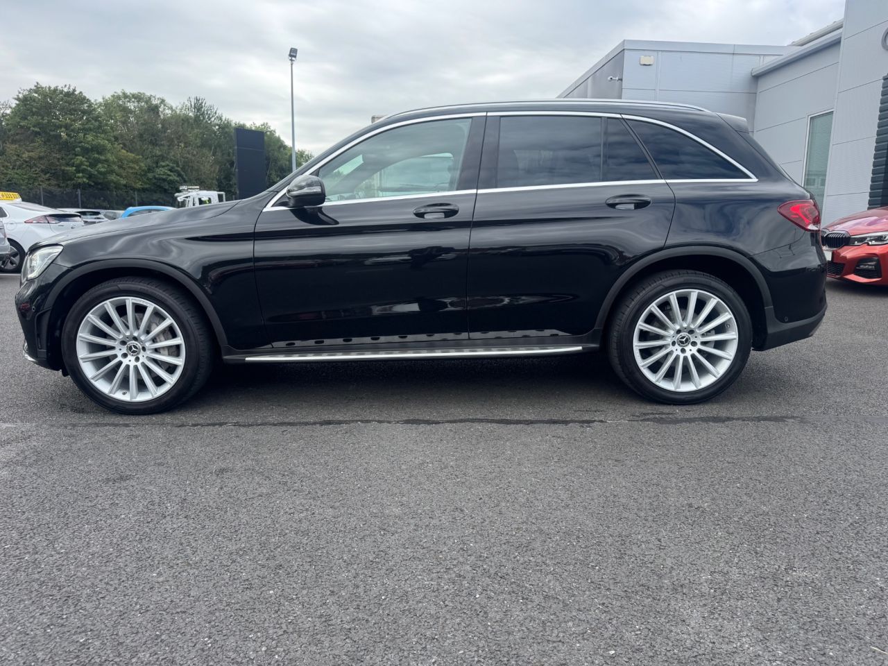 2020 MERCEDES GLC-CLASS 2.0 GLC 300 D 4MATIC AMG LINE PREMIUM 5d 242 BHP - vehicle photo 2 for sale on PureCar