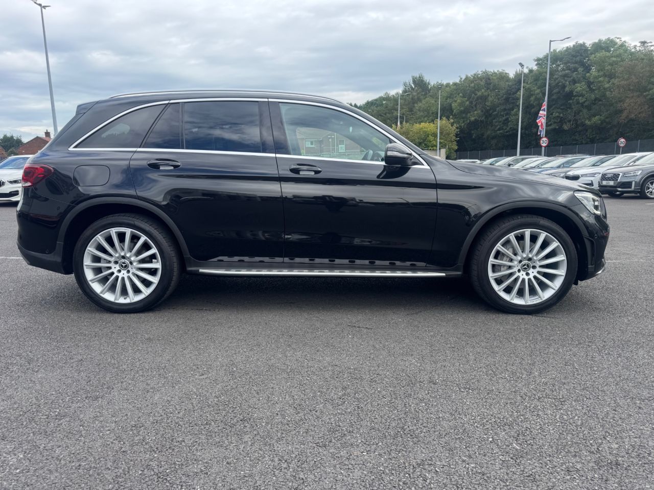 2020 MERCEDES GLC-CLASS 2.0 GLC 300 D 4MATIC AMG LINE PREMIUM 5d 242 BHP - vehicle photo 6 for sale on PureCar