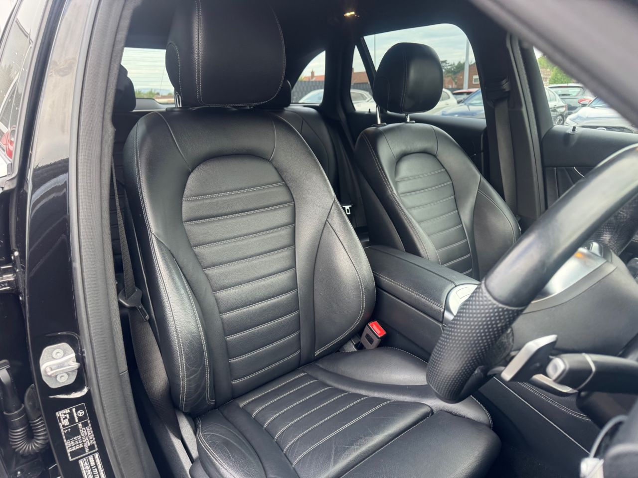 2020 MERCEDES GLC-CLASS 2.0 GLC 300 D 4MATIC AMG LINE PREMIUM 5d 242 BHP - vehicle photo 13 for sale on PureCar