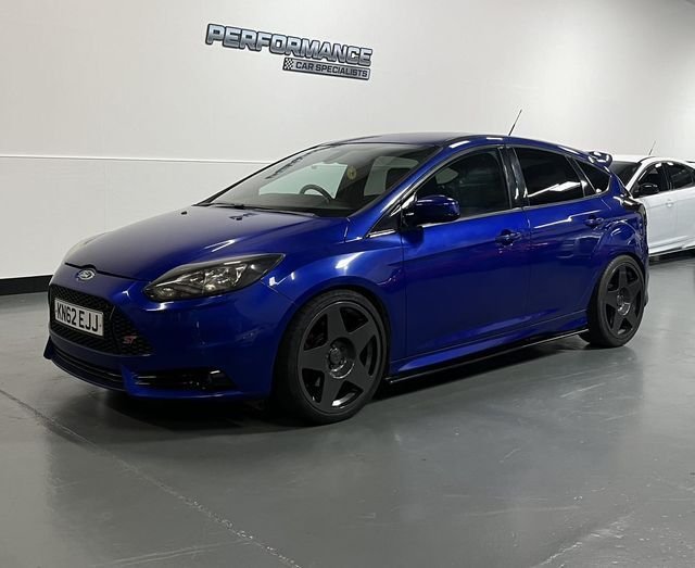 2012 62 Ford Focus 2.0 ST-2 5d 247 BHP