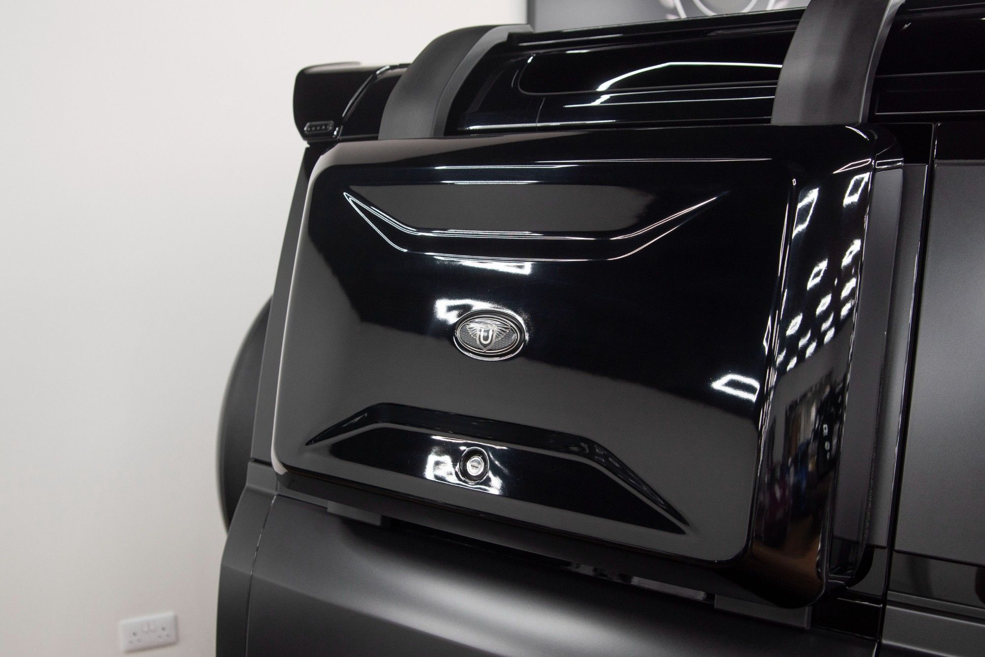 USED 2022 22 LAND ROVER DEFENDER 5.0 V8 CARPATHIAN EDITION 
