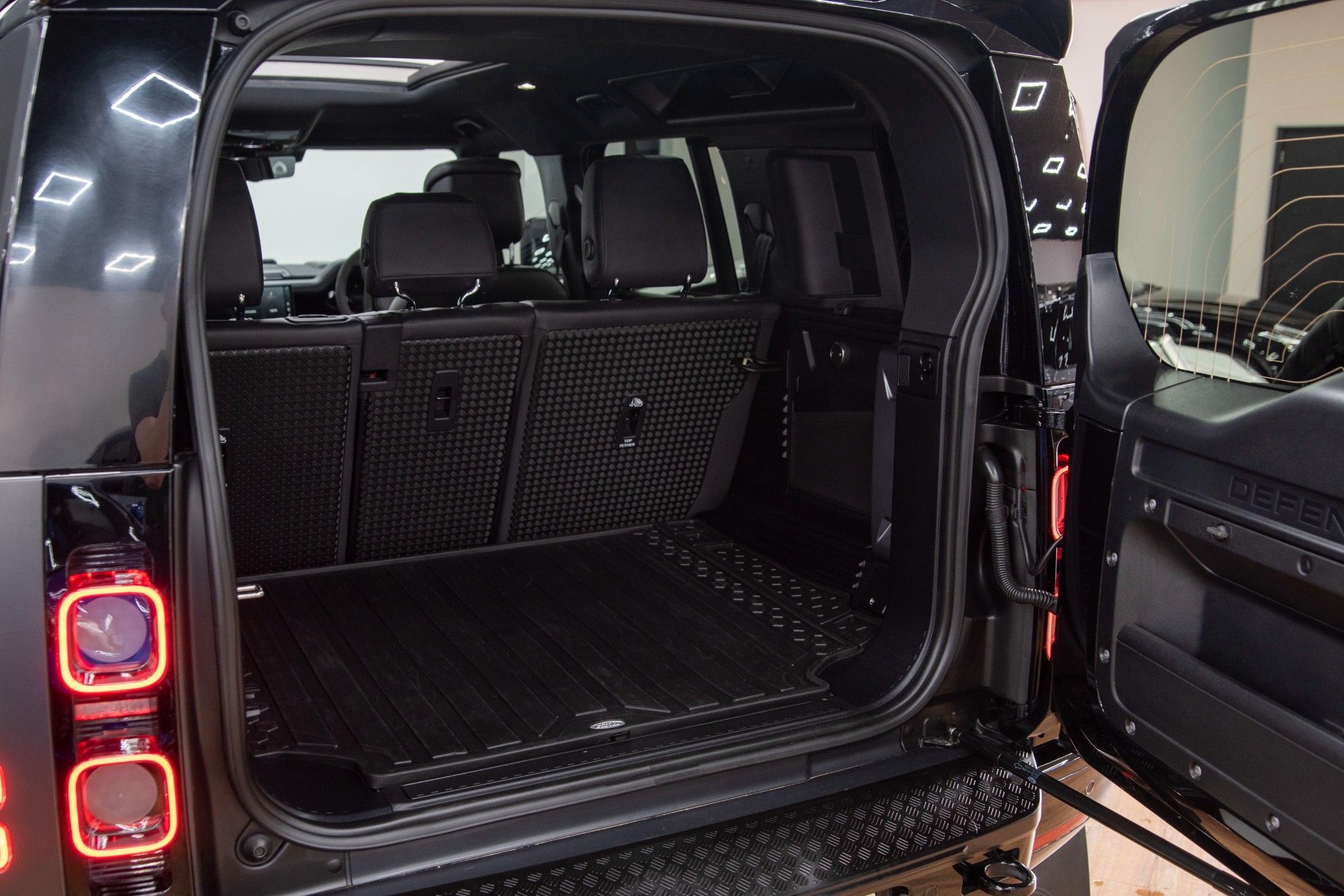 USED 2022 22 LAND ROVER DEFENDER 5.0 V8 CARPATHIAN EDITION 