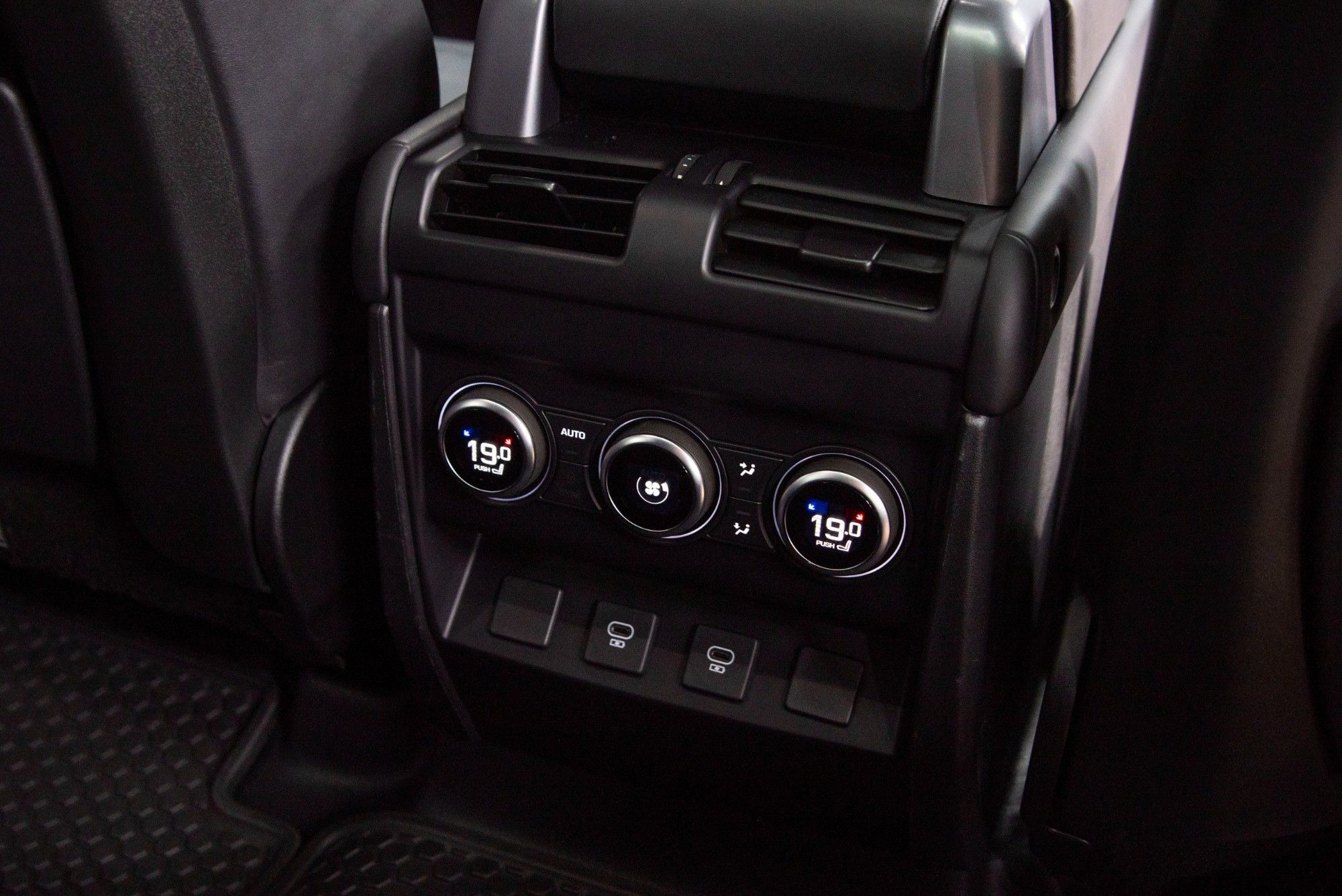 USED 2022 22 LAND ROVER DEFENDER 5.0 V8 CARPATHIAN EDITION 