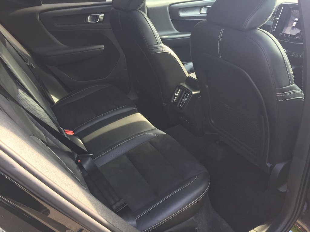 USED 2018 18 VOLVO XC40 2.0 T5 FIRST EDITION AWD 5d 247 BHP FIRST EDITION FULL HISTORY