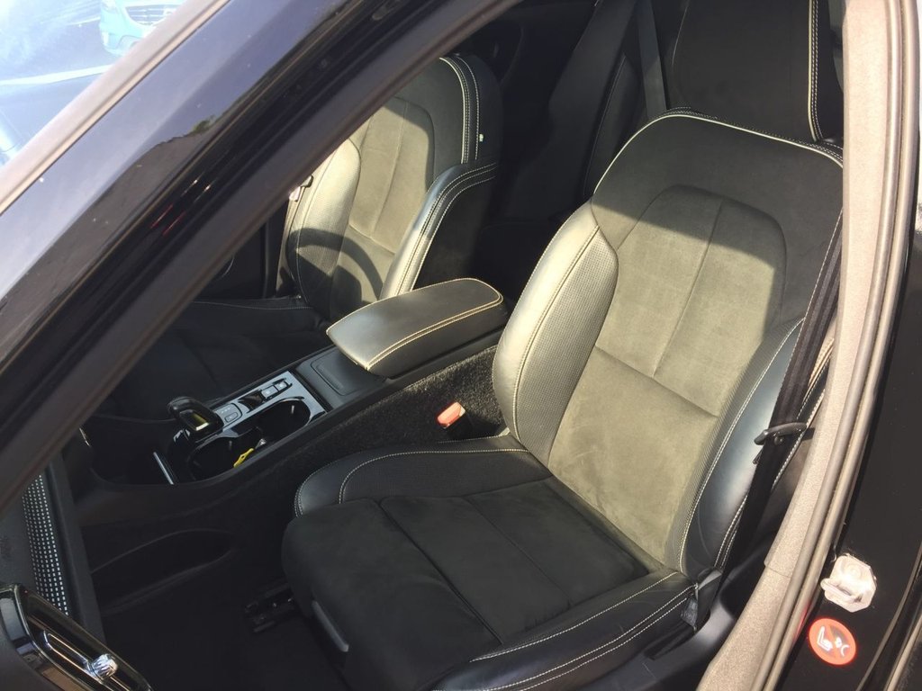 USED 2018 18 VOLVO XC40 2.0 T5 FIRST EDITION AWD 5d 247 BHP FIRST EDITION FULL HISTORY
