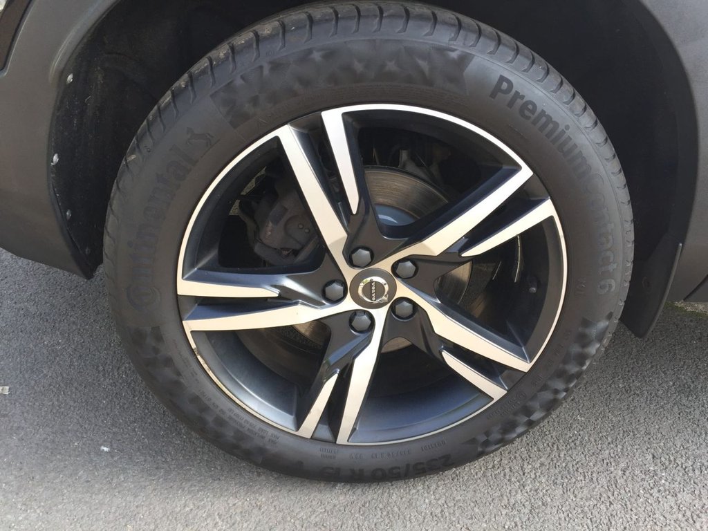 USED 2018 18 VOLVO XC40 2.0 T5 FIRST EDITION AWD 5d 247 BHP FIRST EDITION FULL HISTORY