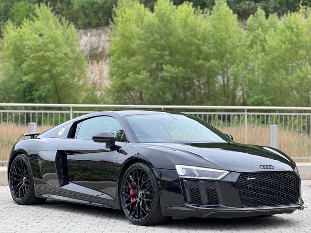 2016 S Audi R8 5.2 V10 PLUS QUATTRO 2d 602 BHP