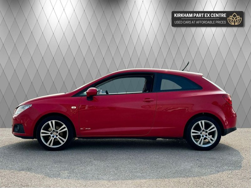 2011 SEAT Ibiza in red — photo 12 of 23
