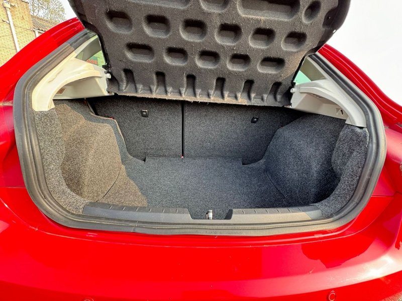 2011 SEAT Ibiza in red — photo 9 of 23