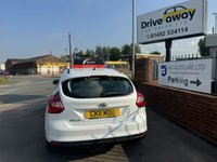 USED 2011 11 FORD FOCUS 1.6 ZETEC 5d 104 BHP FRESH MOT, JUST BEEN SERVICED!