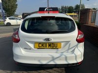 USED 2011 11 FORD FOCUS 1.6 ZETEC 5d 104 BHP FRESH MOT, JUST BEEN SERVICED!
