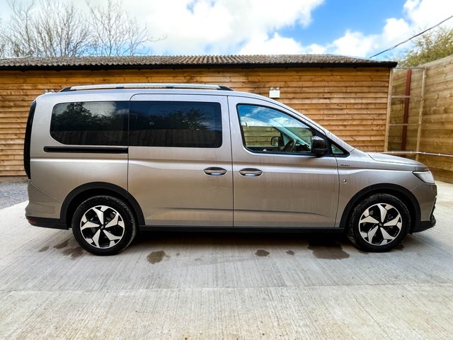 View our FORD GRAND TOURNEO CONNECT