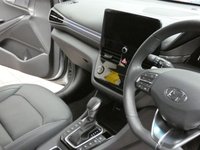 USED 2020 69 HYUNDAI IONIQ 1.6 PREMIUM SE MHEV 5d 140 BHP SAT NAV LEATHER HEATED SEATS STEERING WHEEL REAR VIEW CAMERA 1 OWNER EXCELLENT SERVICE HISTORY HYUNDAI WARRANTY TILL FEB 2025