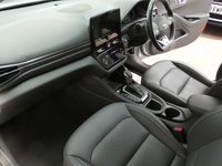 USED 2020 69 HYUNDAI IONIQ 1.6 PREMIUM SE MHEV 5d 140 BHP SAT NAV LEATHER HEATED SEATS STEERING WHEEL REAR VIEW CAMERA 1 OWNER EXCELLENT SERVICE HISTORY HYUNDAI WARRANTY TILL FEB 2025