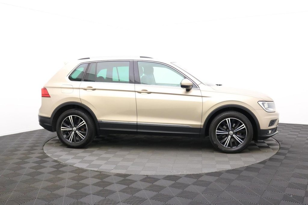 USED 2018 67 VOLKSWAGEN TIGUAN 2.0 SE NAV TDI BMT 5d 148 BHP Sat Nav Apple Car Play
