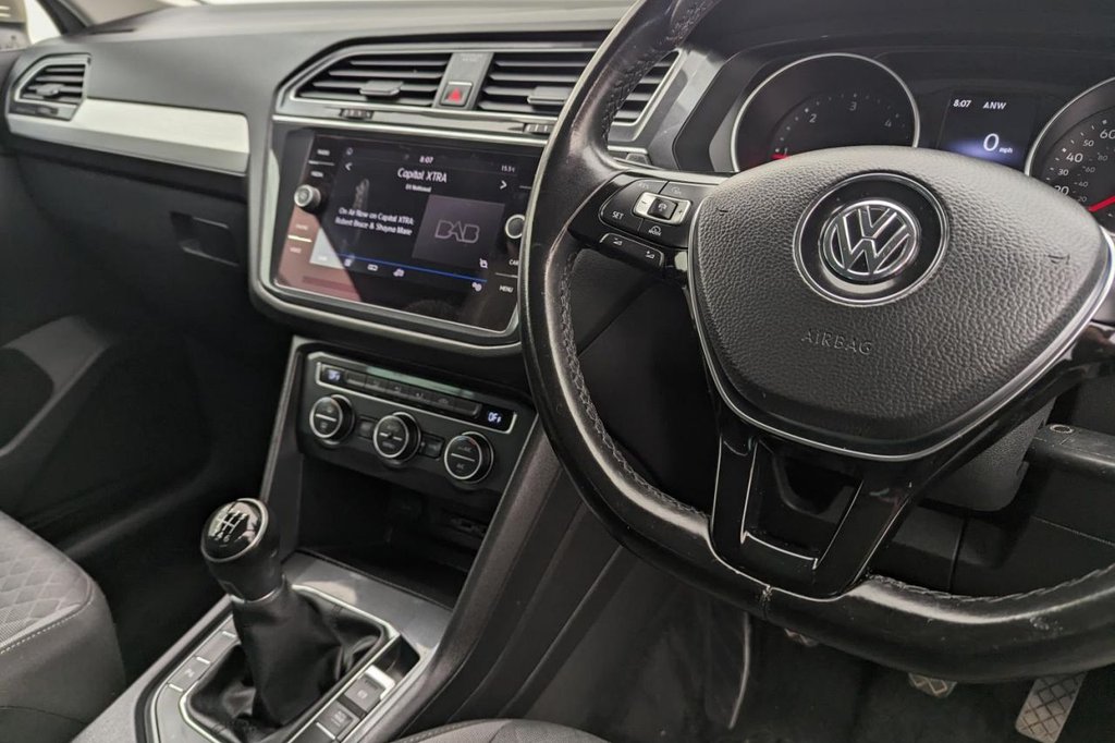 USED 2018 67 VOLKSWAGEN TIGUAN 2.0 SE NAV TDI BMT 5d 148 BHP Sat Nav Apple Car Play