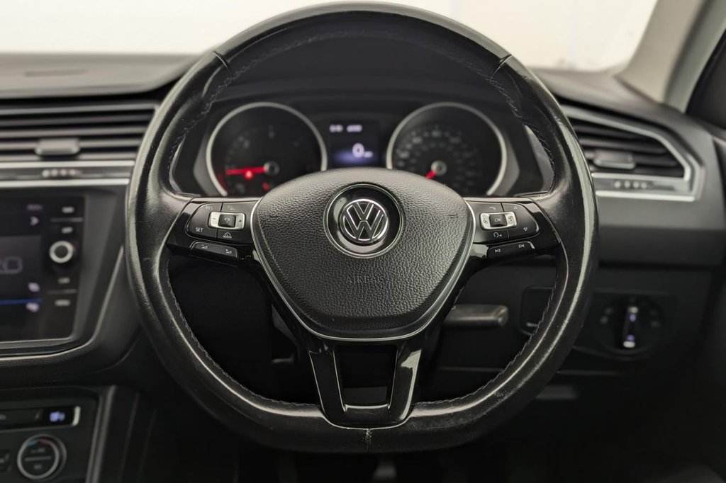 USED 2018 67 VOLKSWAGEN TIGUAN 2.0 SE NAV TDI BMT 5d 148 BHP Sat Nav Apple Car Play