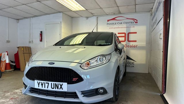 2017 FORD FIESTA - Photo 9