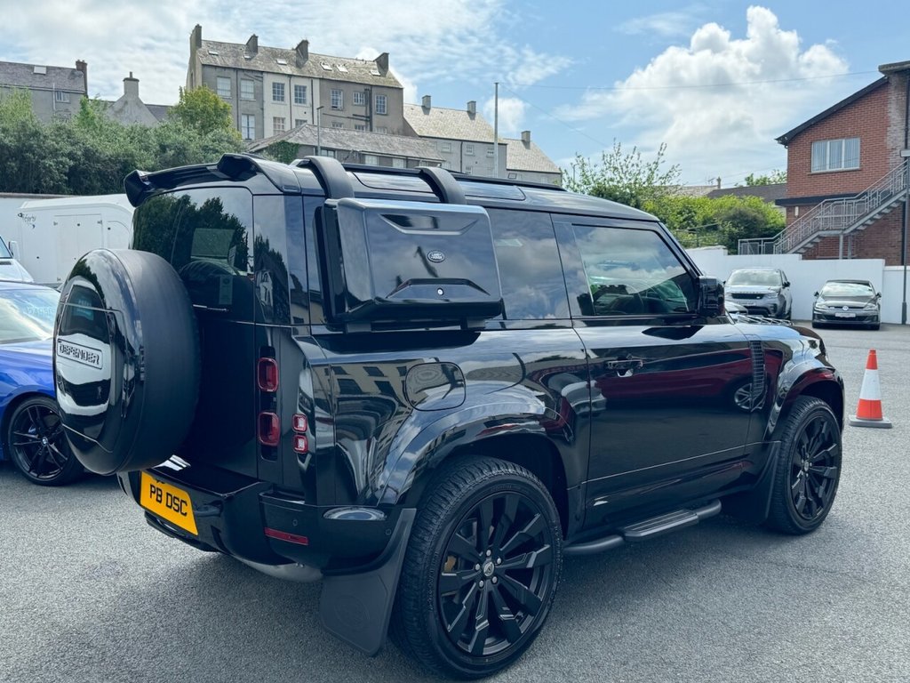 USED 2023 P LAND ROVER DEFENDER 3.0 X-DYNAMIC HSE 3d 246 BHP FULL BODYKIT FITTED