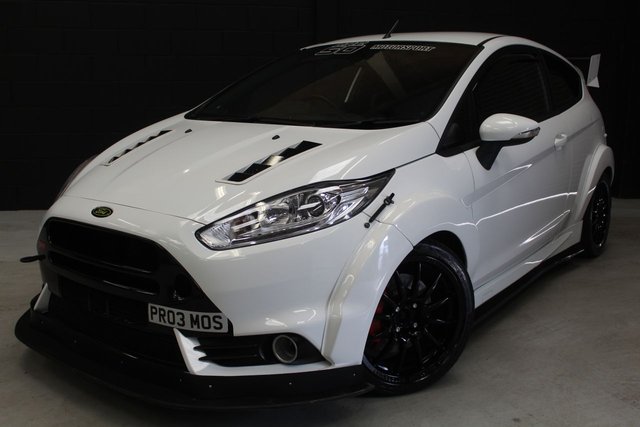 2014 14 Ford Fiesta 1.6 ST-2 3d 180 BHP